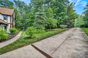 9715 Knightsbridge Ln, Concord Twp, OH 44060 - Photo 35