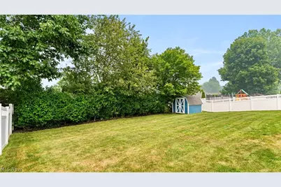 835 Johnny K Boulevard, Hubbard, OH 44425 - Photo 15