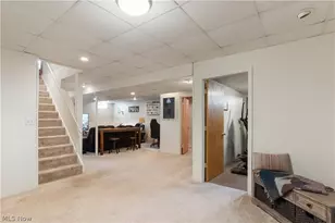 835 Johnny K Blvd, Hubbard, OH 44425 - Photo 11