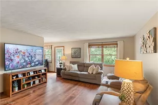 835 Johnny K Blvd, Hubbard, OH 44425 - Photo 5