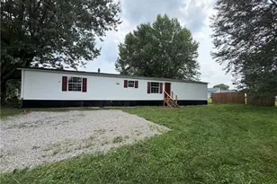 40 N Canal St, Frazeysburg, OH 43822 - Photo 1