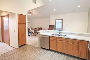 4216 Tannybrooke Ln NW, Canton, OH 44718 - Photo 9