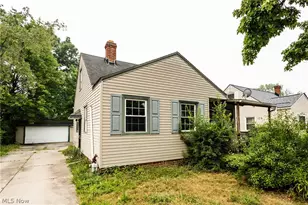 16906 Holly Hill Dr, Loveland, OH 44128 - Photo 3