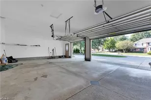416 Castle Pines Dr, Akron, OH 44333 - Photo 41