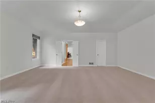 416 Castle Pines Dr, Akron, OH 44333 - Photo 27