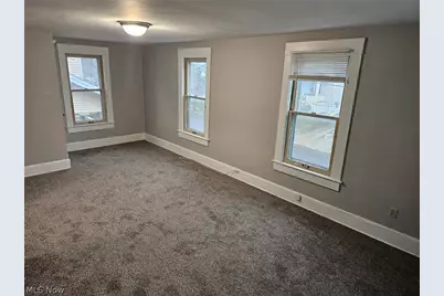 1098 Big Falls Avenue, Akron, OH 44310 - Photo 7