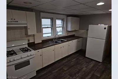 1098 Big Falls Avenue, Akron, OH 44310 - Photo 3