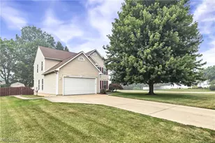 34900 Clear Creek Dr, North Ridgeville, OH 44039 - Photo 3
