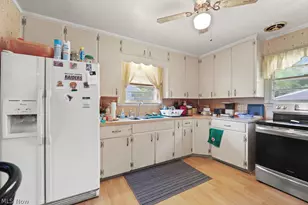 959 W Broadway St, Alliance, OH 44601 - Photo 9