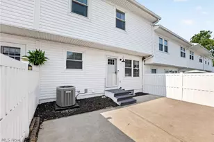 2040 Carlile Dr, Uniontown, OH 44685 - Photo 5