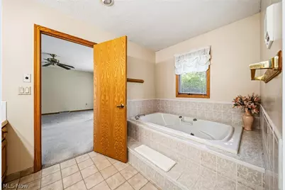 2898 Oakwood Drive, Willoughby Hills, OH 44094 - Photo 21