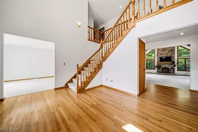 2898 Oakwood Drive, Willoughby Hills, OH 44094 - Photo 3