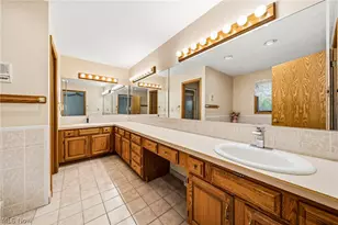 2898 Oakwood Dr, Willoughby Hills, OH 44094 - Photo 23