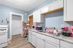 2231 W 105th St, Loveland, OH 44102 - Photo 7