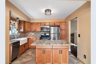 4402 Valleyside Road, Loveland, OH 44135 - Photo 7