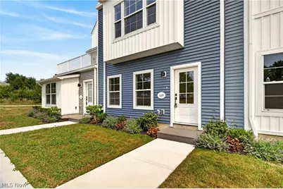 469 Harbor Lane, Lorain, OH 44052 - Photo 7