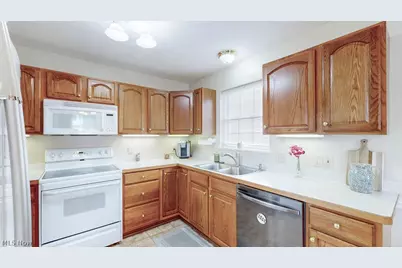 142 Carly Court, Hartville, OH 44632 - Photo 13