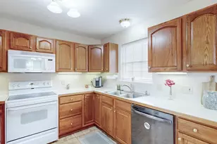 142 Carly Ct, Hartville, OH 44632 - Photo 13