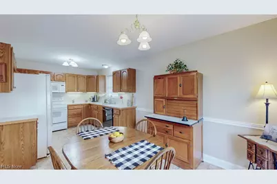 142 Carly Court, Hartville, OH 44632 - Photo 9
