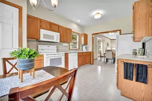 205 Village Dr, Green Hills, OH 44131 - Photo 13
