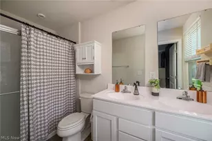 1422 Wood Fern Dr, Akron, OH 44312 - Photo 15