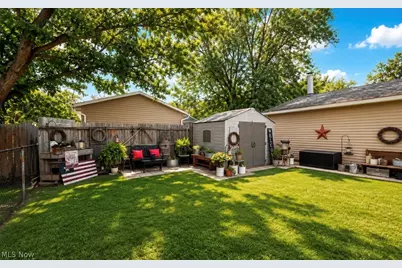 905 West Drive, Sheffield Lake, OH 44054 - Photo 25