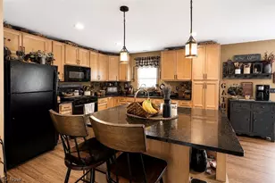 905 West Dr, Sheffield Lake, OH 44054 - Photo 7