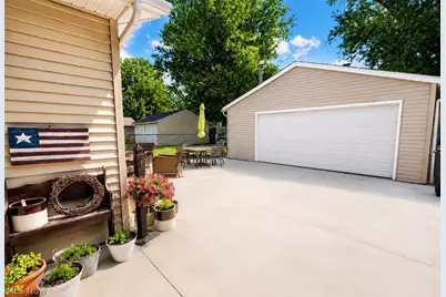 905 West Drive, Sheffield Lake, OH 44054 - Photo 27