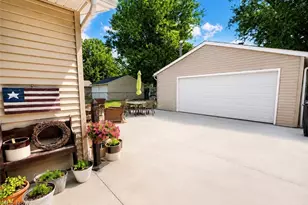 905 West Dr, Sheffield Lake, OH 44054 - Photo 27