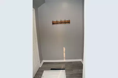 240 E Miller Avenue, Akron, OH 44301 - Photo 3
