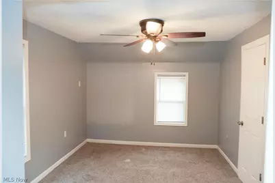 240 E Miller Avenue, Akron, OH 44301 - Photo 21