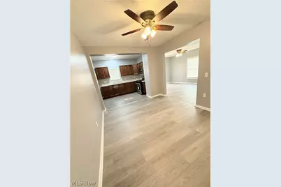 240 E Miller Avenue, Akron, OH 44301 - Photo 9