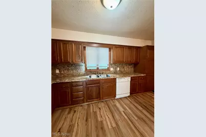 6218 Island Drive NW, Canton, OH 44718 - Photo 9