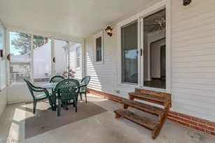253 E 288th St, Willowick, OH 44095 - Photo 9