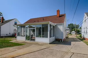 253 E 288th St, Willowick, OH 44095 - Photo 11