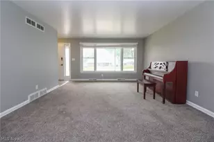 2985 Heatherbrae Dr, Youngstown, OH 44514 - Photo 5