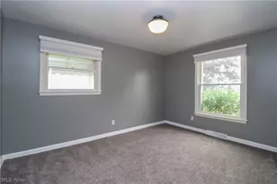 2985 Heatherbrae Dr, Youngstown, OH 44514 - Photo 17