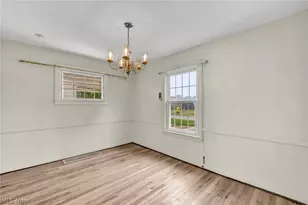 127 Lafayette St, Elyria, OH 44035 - Photo 13