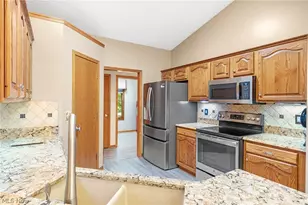 1000 Park Village Dr, Louisville, OH 44641 - Photo 9