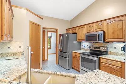 1000 Park Village Drive, Louisville, OH 44641 - Photo 9