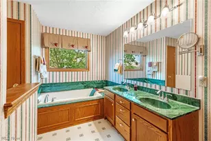 1000 Park Village Dr, Louisville, OH 44641 - Photo 19