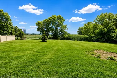 111 W Catawba Road, Port Clinton, OH 43452 - Photo 3