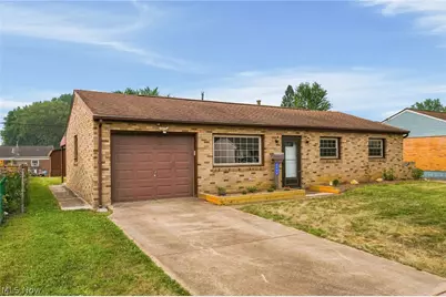 2446 Regentview Street NE, Canton, OH 44705 - Photo 3