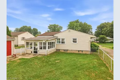 699 Saul Drive, Hubbard, OH 44425 - Photo 7