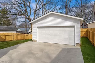 1331 Leonora Ave, Akron, OH 44305 - Photo 3