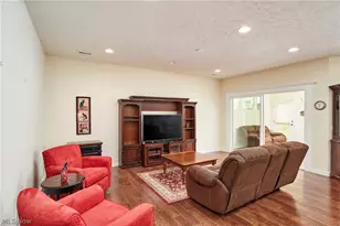 531 Arbor Ln, Akron, OH 44321 - Photo 7