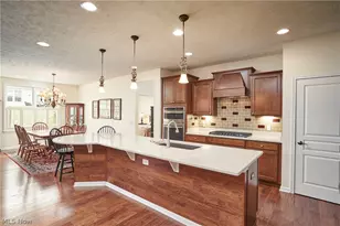531 Arbor Ln, Akron, OH 44321 - Photo 3