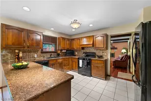7617 Locust Ln, Poland, OH 44514 - Photo 9