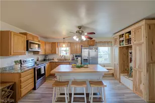 6008 Conneaut Light Dr, Vermilion, OH 44089 - Photo 13