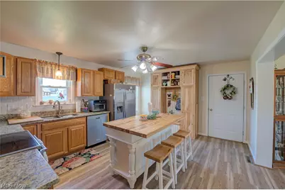 6008 Conneaut Light Drive, Vermilion, OH 44089 - Photo 9